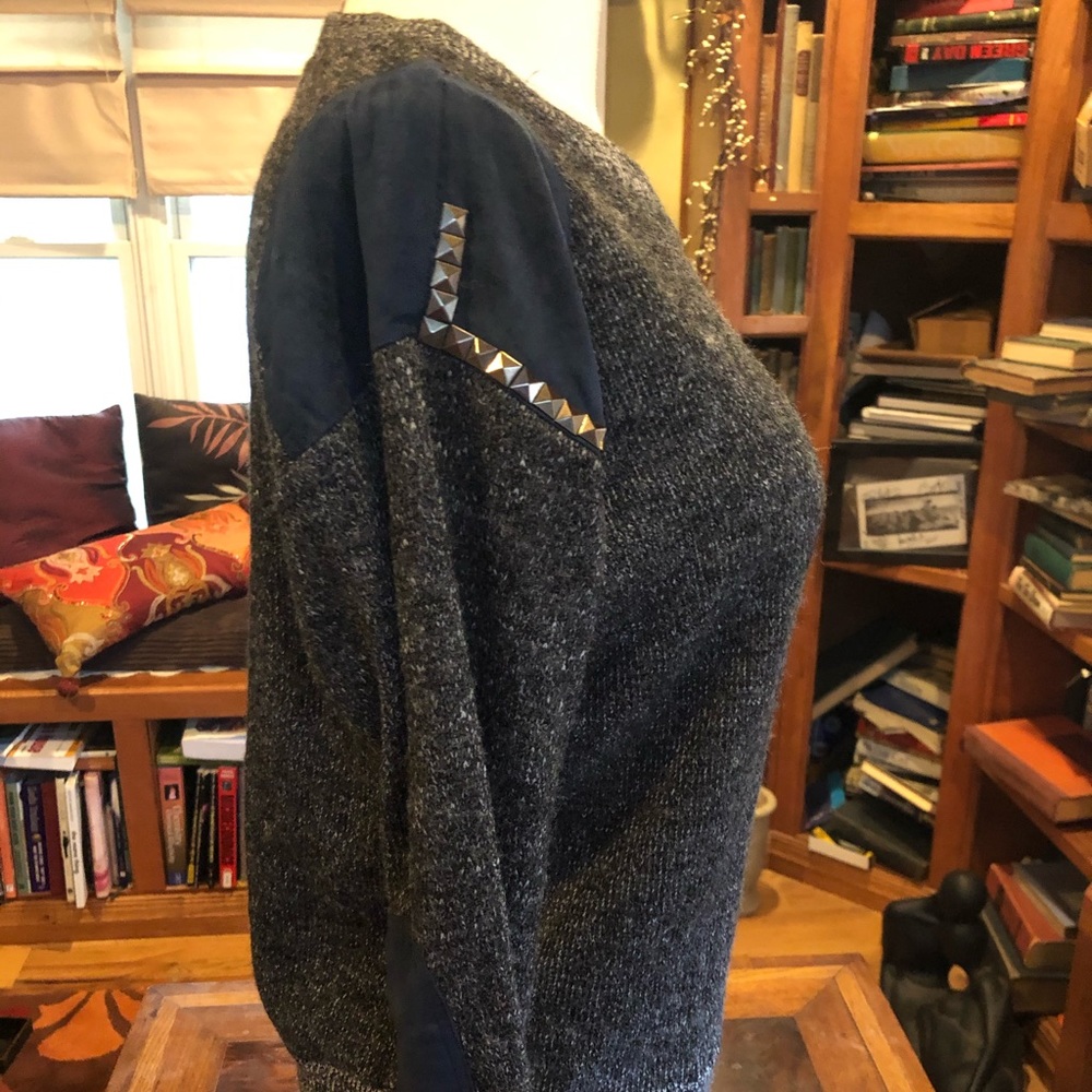 *B2G1* NWOT CUTE ISABEL LU STUDDED SWEATER MED